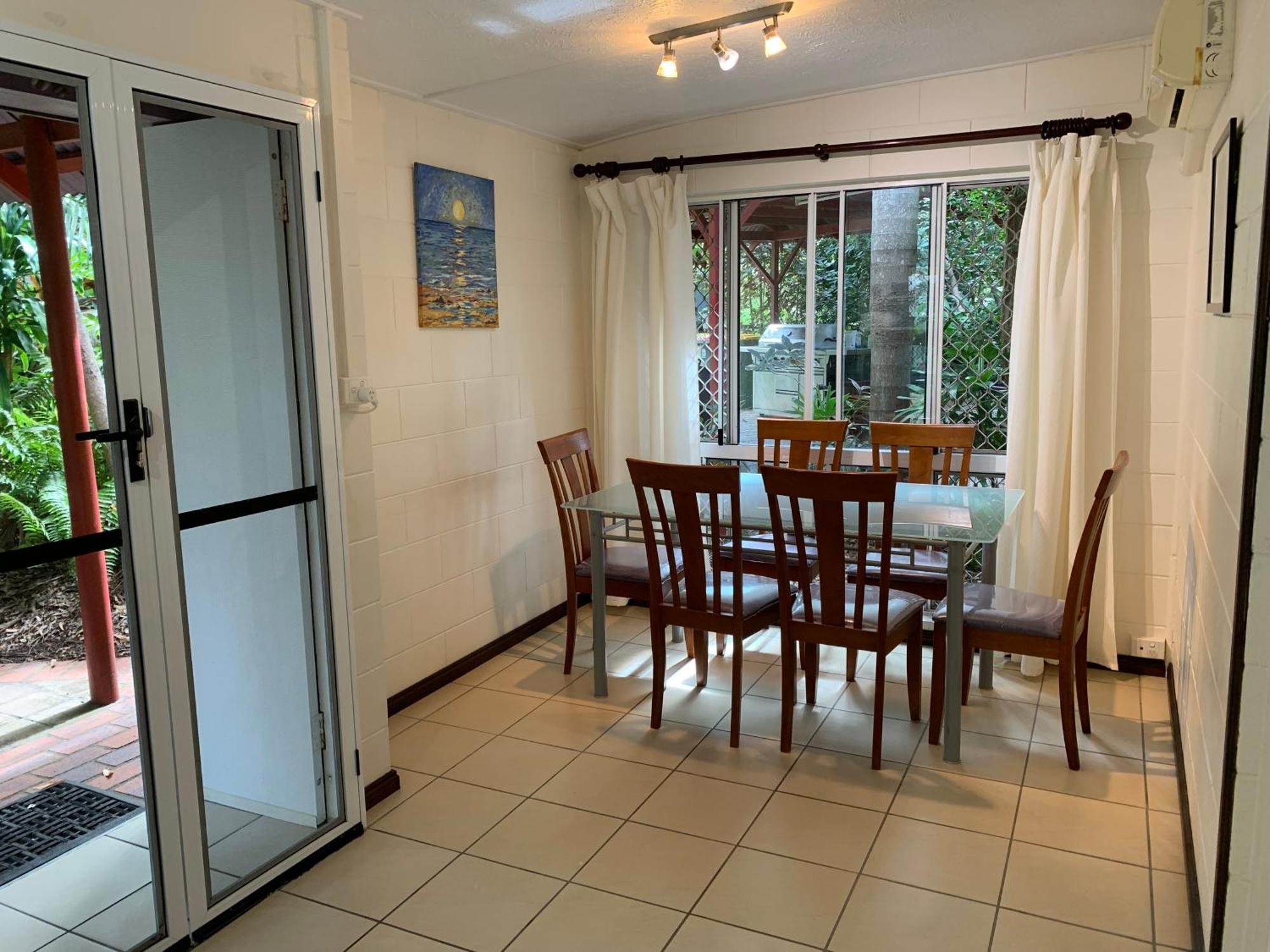 Shambhala Retreat Magnetic Island Cottages Nelly Bay Eksteriør billede