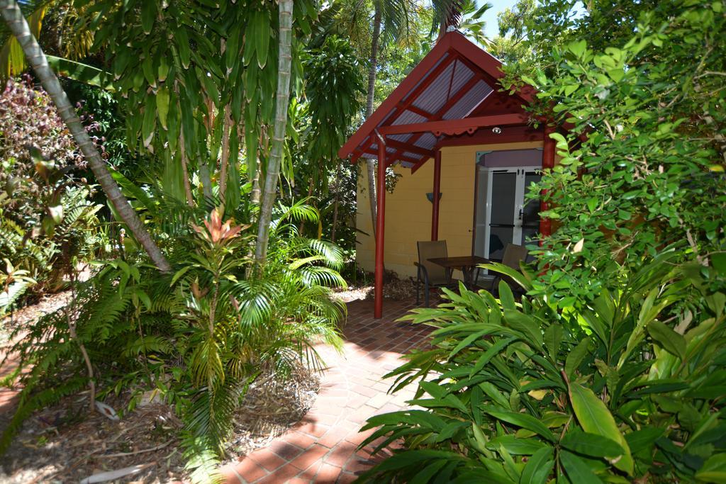Shambhala Retreat Magnetic Island Cottages Nelly Bay Eksteriør billede